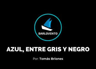 AZUL, ENTRE GRIS Y NEGRO