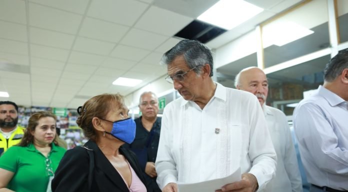 Visita el gobernador el HG tras conato de incendio; ofrece a pacientes atención inmediata