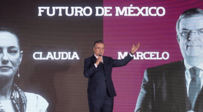 EBRARD NO ES CÁRDENAS