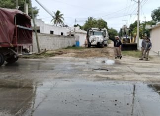Atiende COMAPA SUR problema en la calle Palafox de La Borreguera