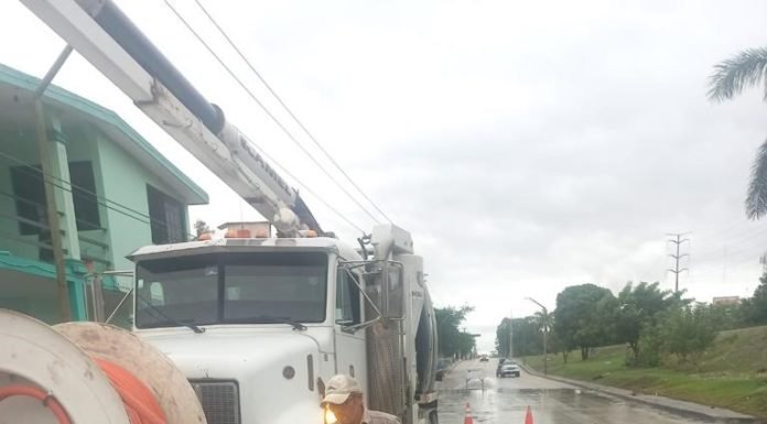 COMAPA Sur exhorta a la ciudadanía a evitar arrojar basura en los registros