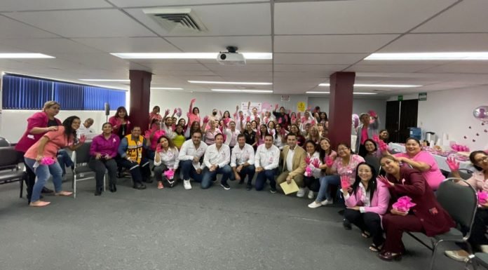 Imparten conferencia sobre el Cáncer de Mama en COMAPA Sur