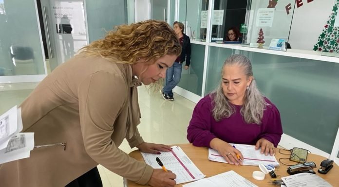 Gobierno del Estado inicia pago de becas escolares a servidores públicos e hijos