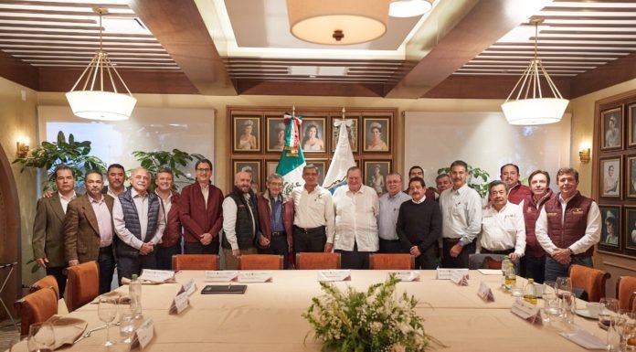 Presenta Américo proyecto del Dique El Moralillo