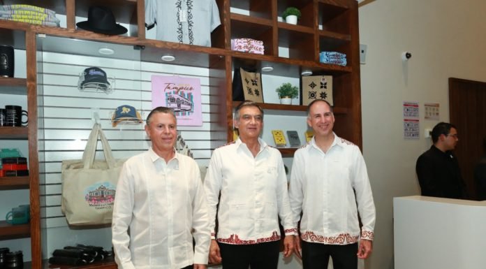 LOS EMPRESARIOS Y LA CUATROTÉ