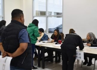Guardia Estatal y personal de la SSPT reciben becas estatales