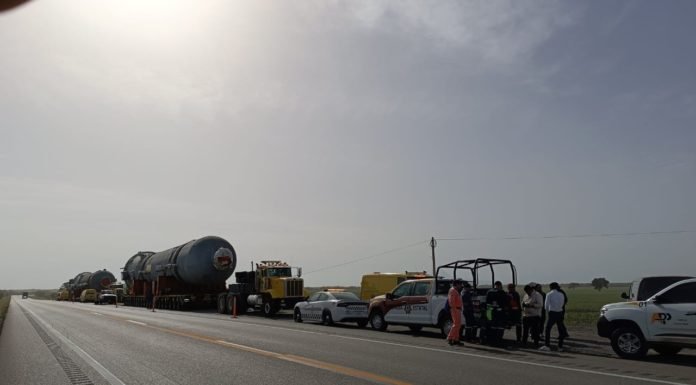 Circulación cerrada en Carretera Federal 81 por traslado de calderas