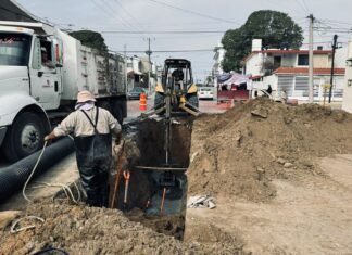 Repara COMAPA SUR línea general de drenaje en Ciudad Madero