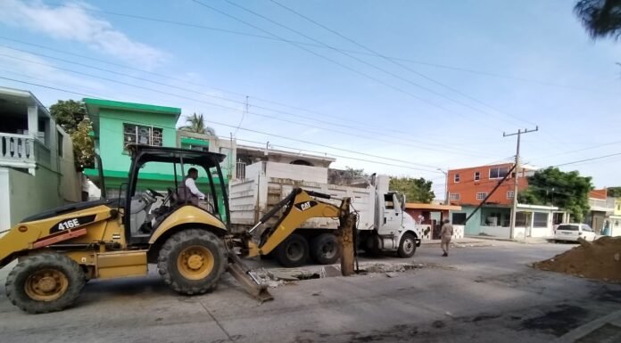 Atiende COMAPA Sur reparación de red de drenaje en la zona norte de Tampico