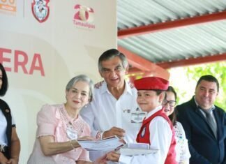 Apadrinan Américo y María a estudiantes de Xicoténcatl; presupuesto sin límites para becas