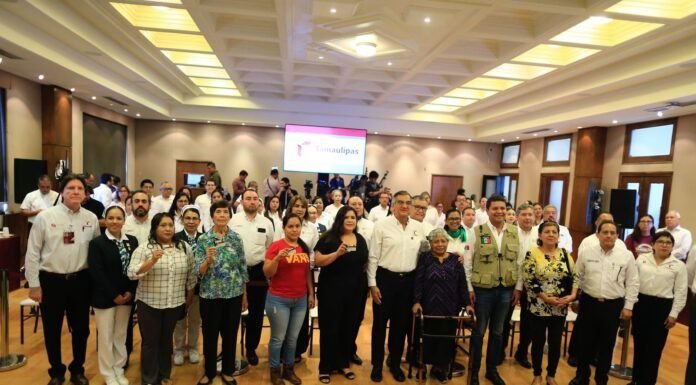 Entrega Américo credenciales del programa IMSS-Bienestar