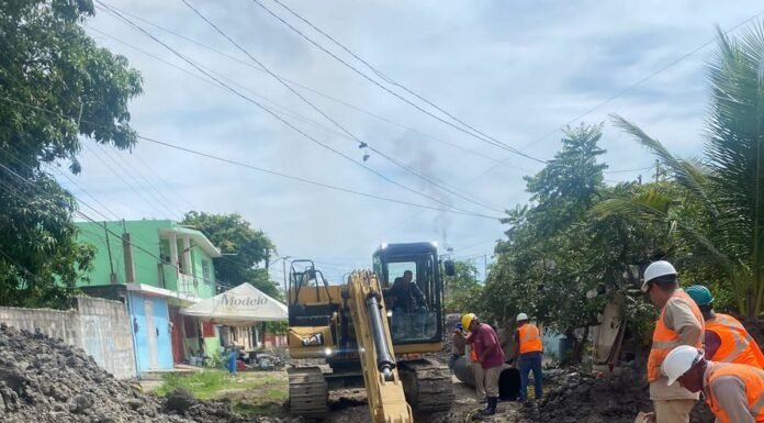 Atiende COMAPA Sur desperfecto en un colector en Ciudad Madero