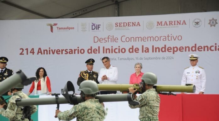 Presidió Américo Villarreal desfile cívico-militar por el 214 aniversario del inicio de la independencia