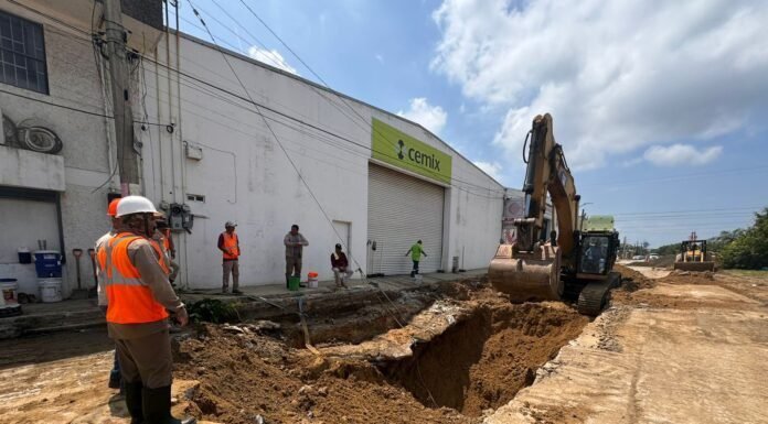 Inicia COMAPA SUR trabajos de reposición de un colector en Avenida Divisoria
