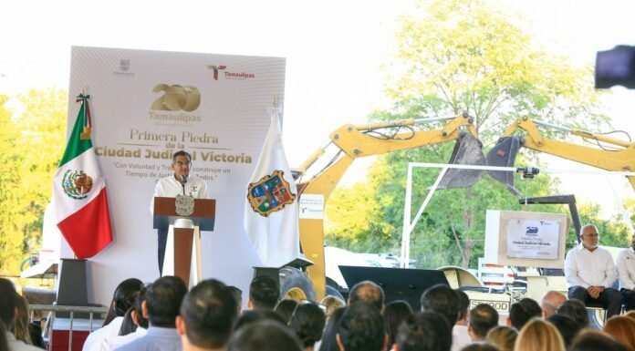 Coloca Américo Villarreal primera piedra de la Ciudad Judicial en Victoria