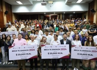Entrega José Ramón Silva becas TC Energía 2024