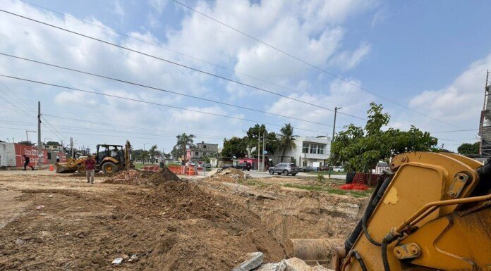 Concluyen trabajos de reparación de importante colector en Avenida Divisoria