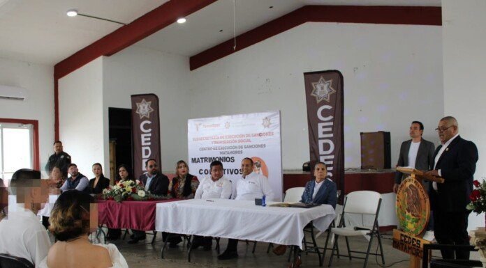 Formalizan su unión 13 parejas en el CEDES de Matamoros