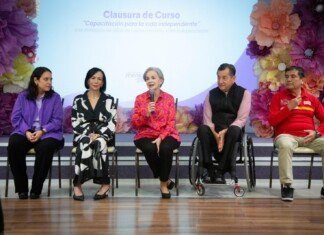 DIF Tamaulipas, Vida Independiente y Oxxo entregan sillas de ruedas a personas con discapacidad