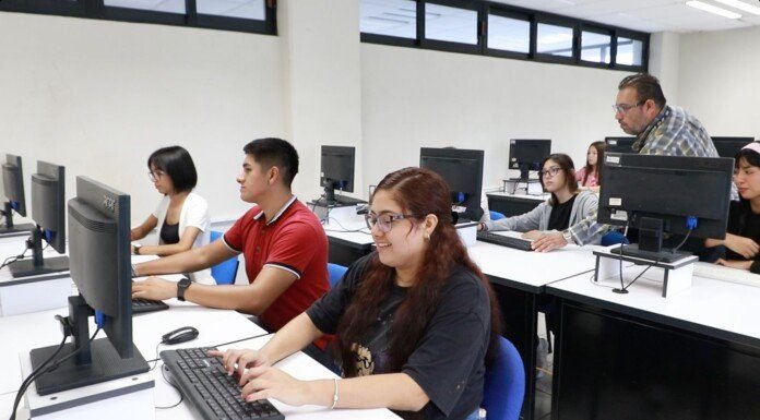 Por estrenar nueva carrera en Inteligencia Artificial y Robótica en la UT Matamoros