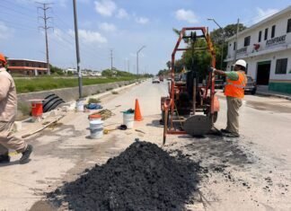 Avanza reposición de drenaje en céntrico sector de Tampico por parte de COMAPA SUR