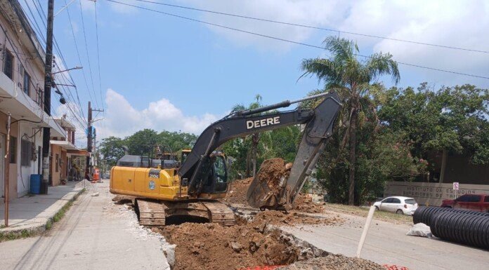 Continúa reconfiguración de colector sanitario en el norte de Tampico