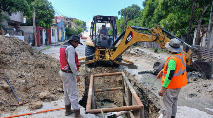 Inician los trabajos de rehabilitación de colector colapsado en la colonia Tancol
