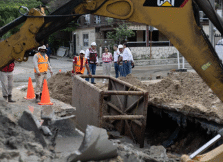COMAPA Sur y Ayuntamiento de Tampico supervisan zonas afectadas por socavones tras las recientes lluvias