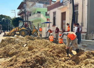 Renueva COMAPA SUR línea de agua potable en la zona centro de Tampico