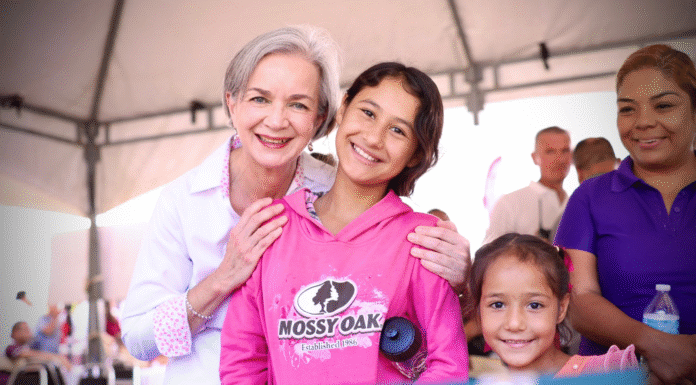 Llevan Américo y María la brigada Transformando Familias hasta el municipio de San Nicolás