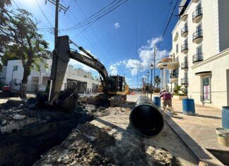 Refuerza Comapa Sur trabajos para reparar socavones