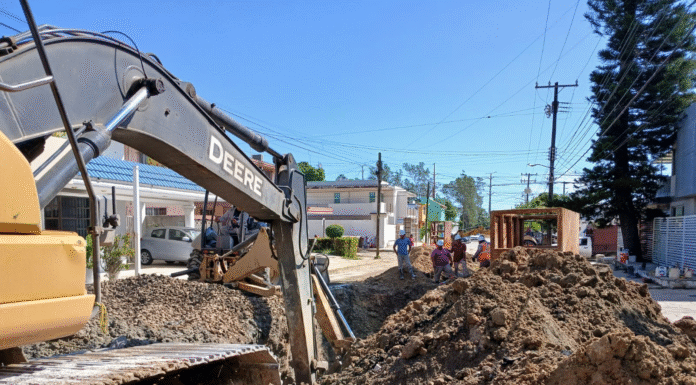 COMAPA SUR rehabilita colector sanitario en la colonia Unidad Nacional de Ciudad Madero