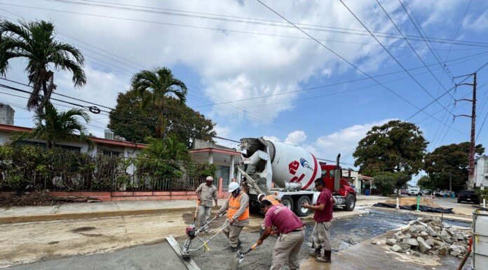 Reposición de pavimento tras obras sanitarias mejora la vialidad en la colonia Lázaro Cárdenas