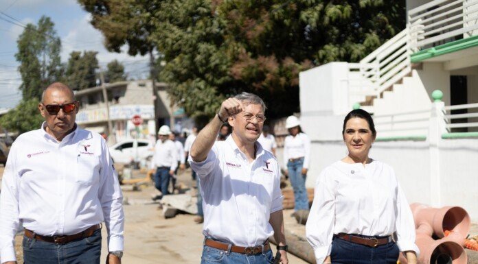 Supervisan COMAPA Sur y Ayuntamiento de Tampico avance de obra de colector sanitario en la colonia Laguna de la Puerta