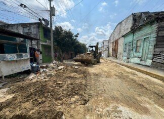 Avanzan trabajos de rehabilitación de red sanitaria en zona céntrica de Tampico
