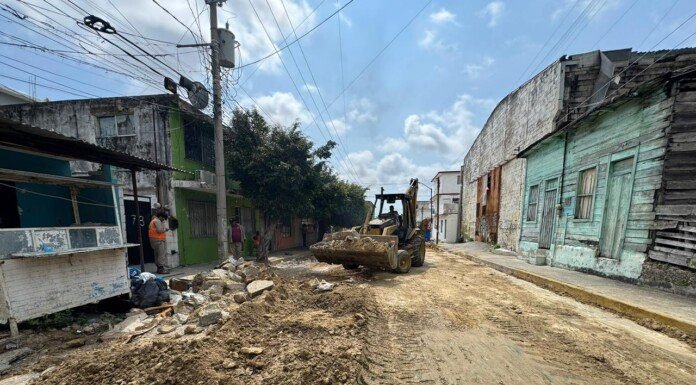 Avanzan trabajos de rehabilitación de red sanitaria en zona céntrica de Tampico