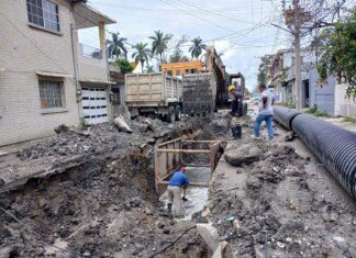 Inician trabajos de rehabilitación de colector sanitario en tradicional colonia de Tampico