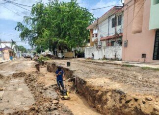 Avanza COMAPA SUR con la rehabilitación del drenaje sanitario en la colonia Jardín 20 de Noviembre