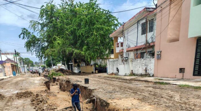 Avanza COMAPA SUR con la rehabilitación del drenaje sanitario en la colonia Jardín 20 de Noviembre