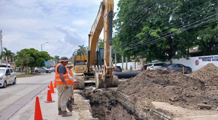 COMAPA SUR fortalece la infraestructura sanitaria con rehabilitación de colector en la colonia La Paz