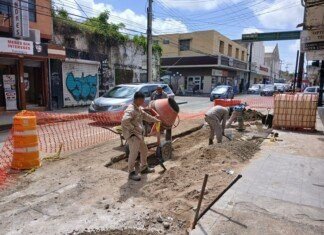 Atiende COMAPA SUR hundimiento en la zona centro de Tampico tras colapso de colector