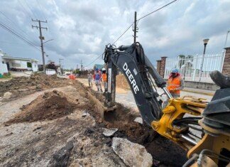 COMAPA SUR rehabilita línea general de drenaje en zona de alta afluencia vehicular y comercial