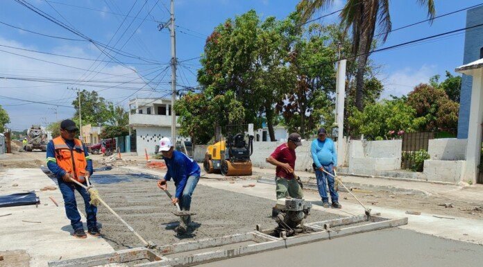 Avanza al 80 % la reposición de colector sanitario en la colonia Enrique Cárdenas González