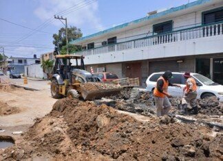 Avanza COMAPA SUR en rehabilitación de drenaje en céntrico sector de Ciudad Madero