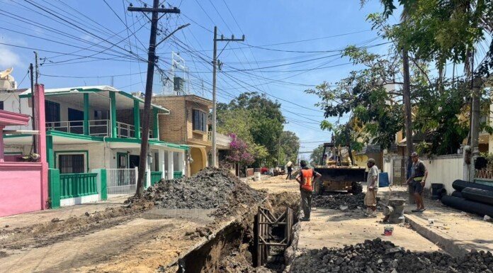 Notable avance en la rehabilitación de la red sanitaria en la colonia Guadalupe Victoria