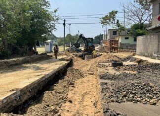 Continúan trabajos de rehabilitación de colector sanitario en la colonia Solidaridad, Voluntad y Trabajo